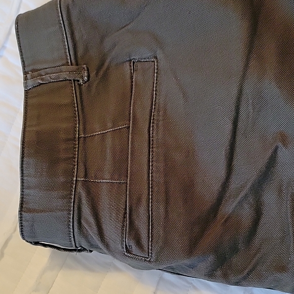 Democracy "Ab"solution capris. - Picture 6 of 6